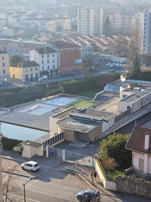 Renovated 2-Bed Apartment 2 Min From Lyon Oullins Esterno foto